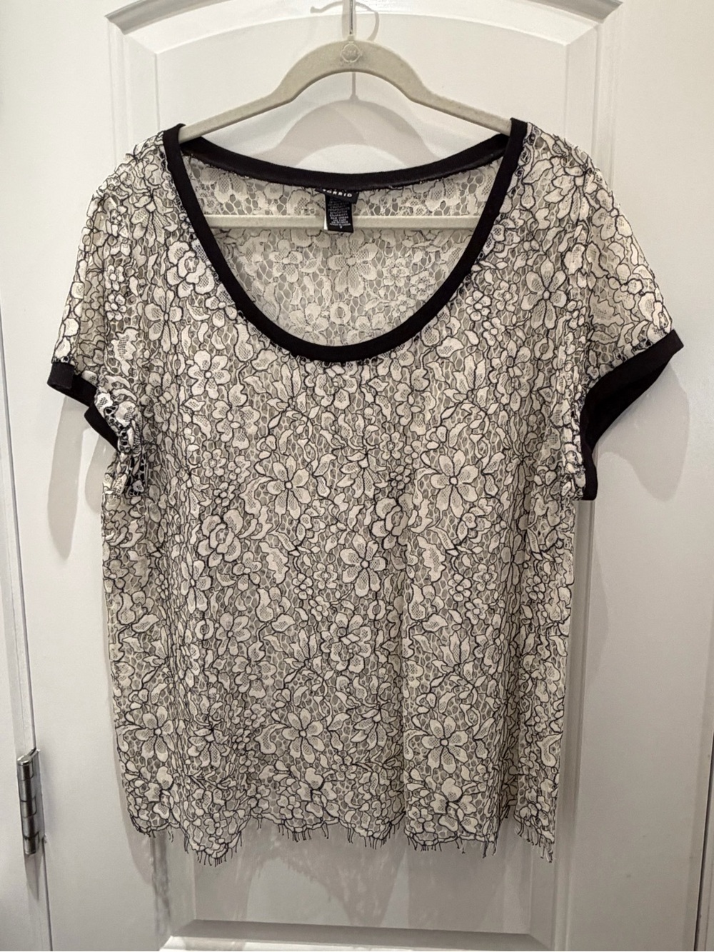 Torrid Black Trim White Lace Floral Short Sleeve Blouse